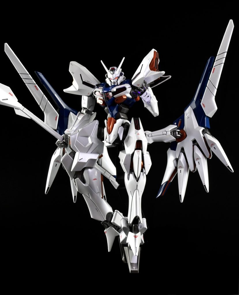 パケ絵のポージングモノアイとメインカメラは蛍光塗料で塗装しているのでビコーンします！