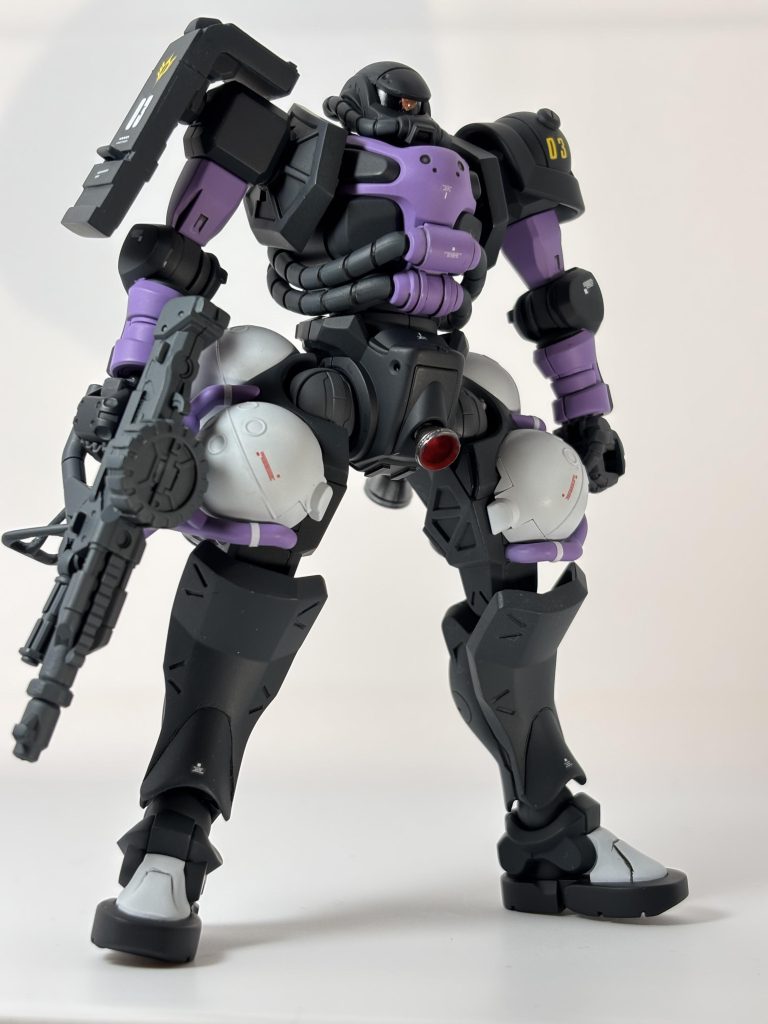 【使用塗料】本体(紫):ガイアカラー エヴァパープル本体(黒):ガイアカラー ミッドナイトブルー脚部(白): ナスカカラー スチールホワイト武装(灰):メカサフライト+インディブルー少量 バーニア : バーチャロンカラー フレームメタリック1 内部クレオスGX ハーマンレッド内部フレーム、関節:メカサフ スーパーヘヴィトップコート:ガイアカラー EXフラットクリアープレミアム