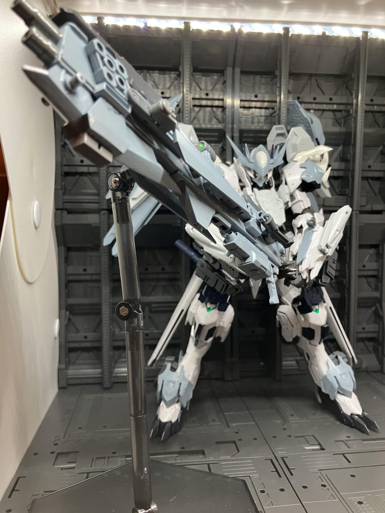 無限槌フェンリル(真)メイスモードラグナヴォルフ専用武器も新しく製作過去のラグナヴォルフ同様四つの武器に変形可能