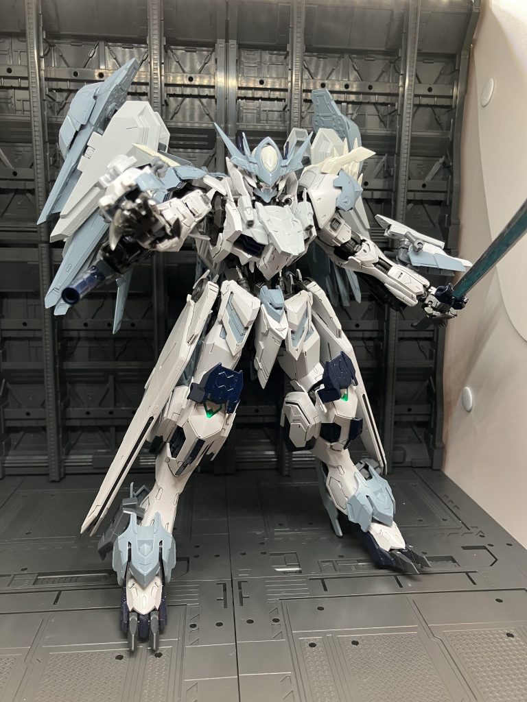 高い機動力を駆使して敵を追い詰め切り裂く！