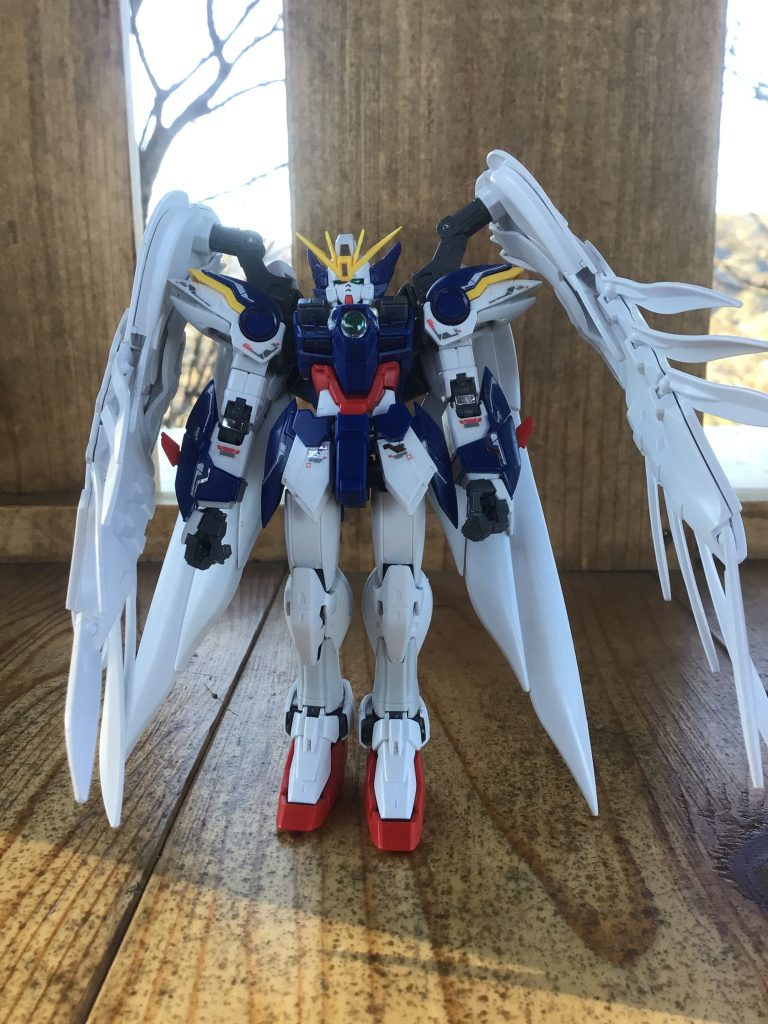 RGのウイングガンダムゼロEWをポージングした