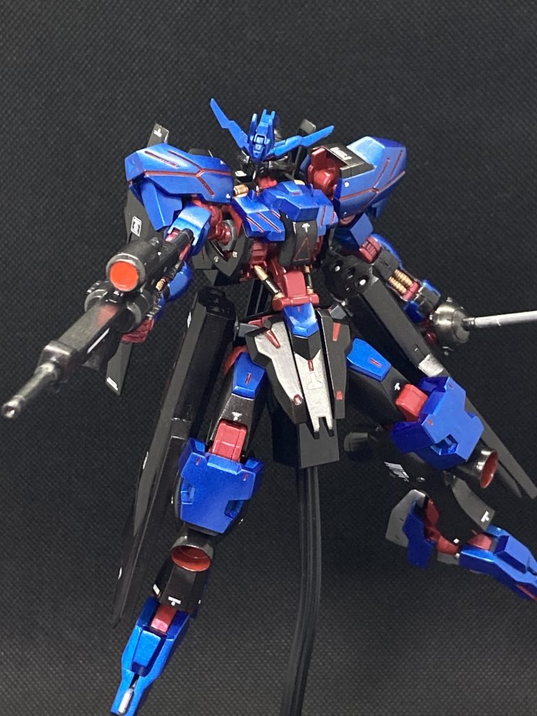 ってか、こやつ、大型鞘問題で、ポージングが本当に難しい