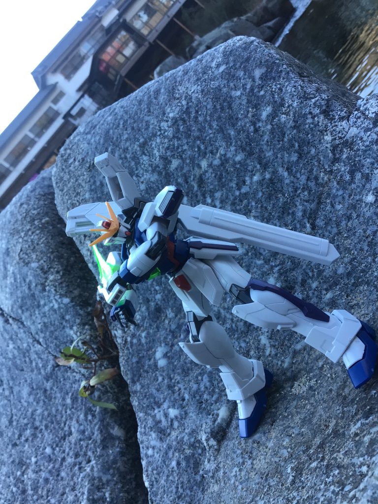ガンダムXディバイダーを外でポージングしてみた