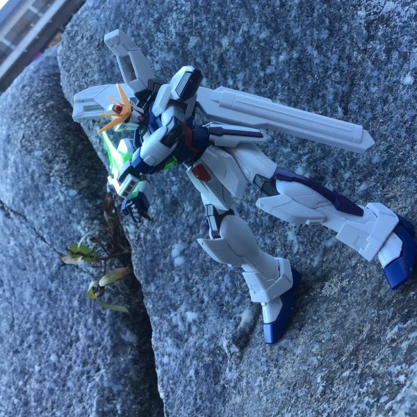 ガンダムXディバイダーを外でポージングしてみた
