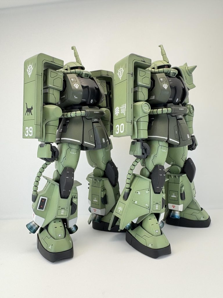 2機並べてみると同じ高機動型でも印象が異なっています。