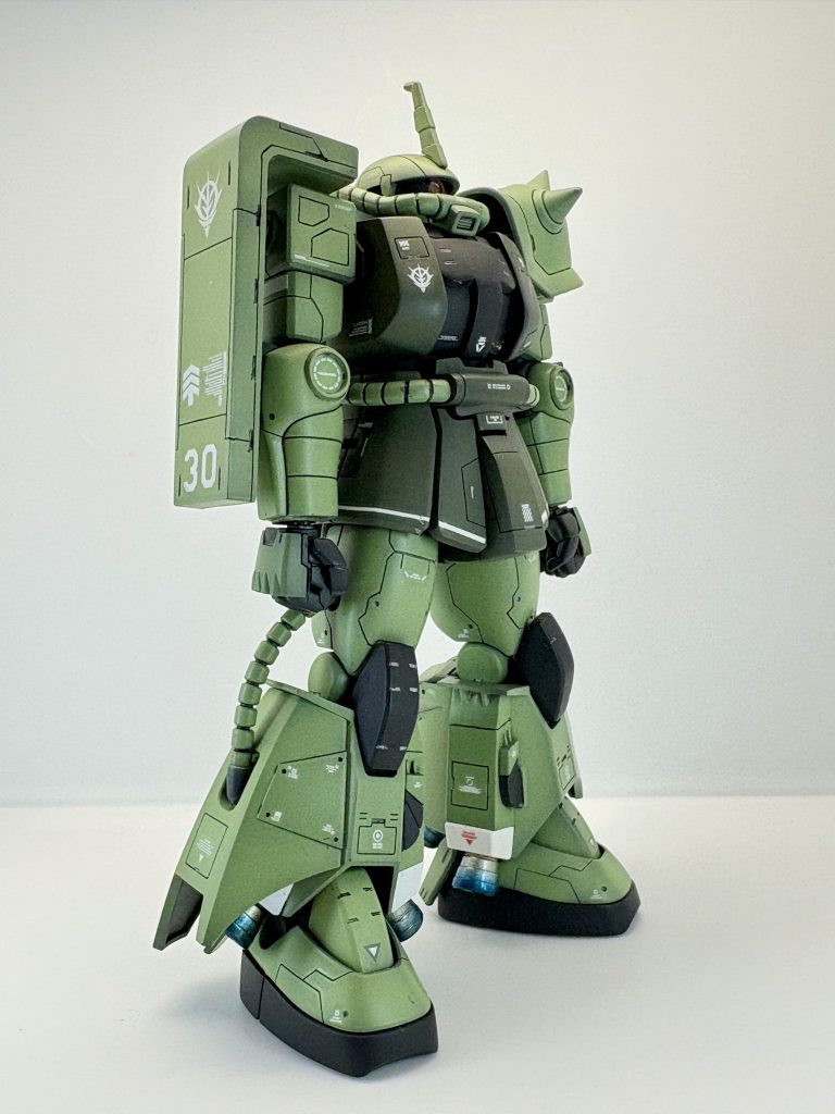 腕関節の形状も以前作成したマツナガ機と同じ形状です。個人的にはこちらが好みです。