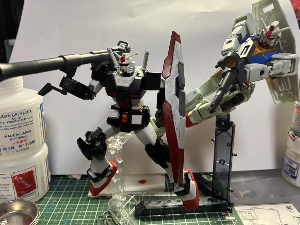 RX-72-2ガンダムとパシャリ!リハビリついでに現在バンダイ公式から UCガンプラミッションとやらがやっているらしいのでそれに出すように撮ってみました!