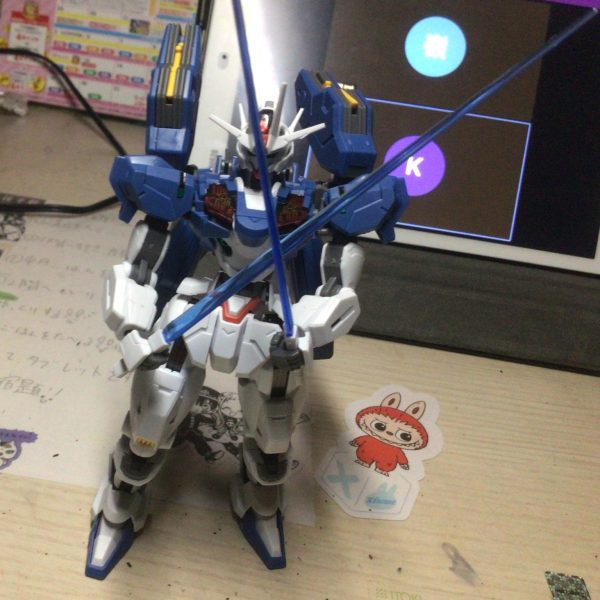 HGガンダムエアリアル改修型をやっと買えたのでポージングしました