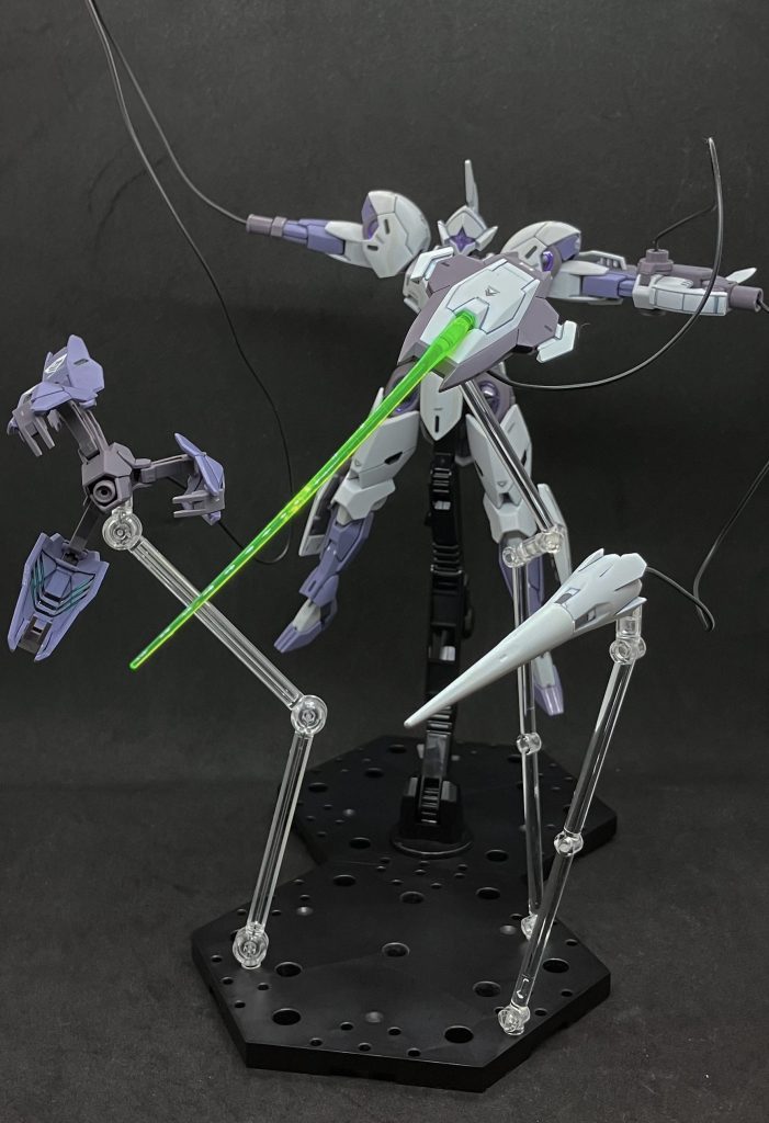 使いづらそうですが全武装一斉射出のイメージで。