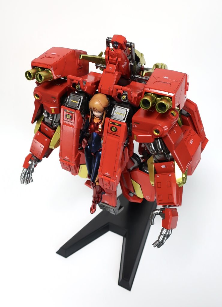 キュベレイのイメージから、全体を艶ありで仕上げました。