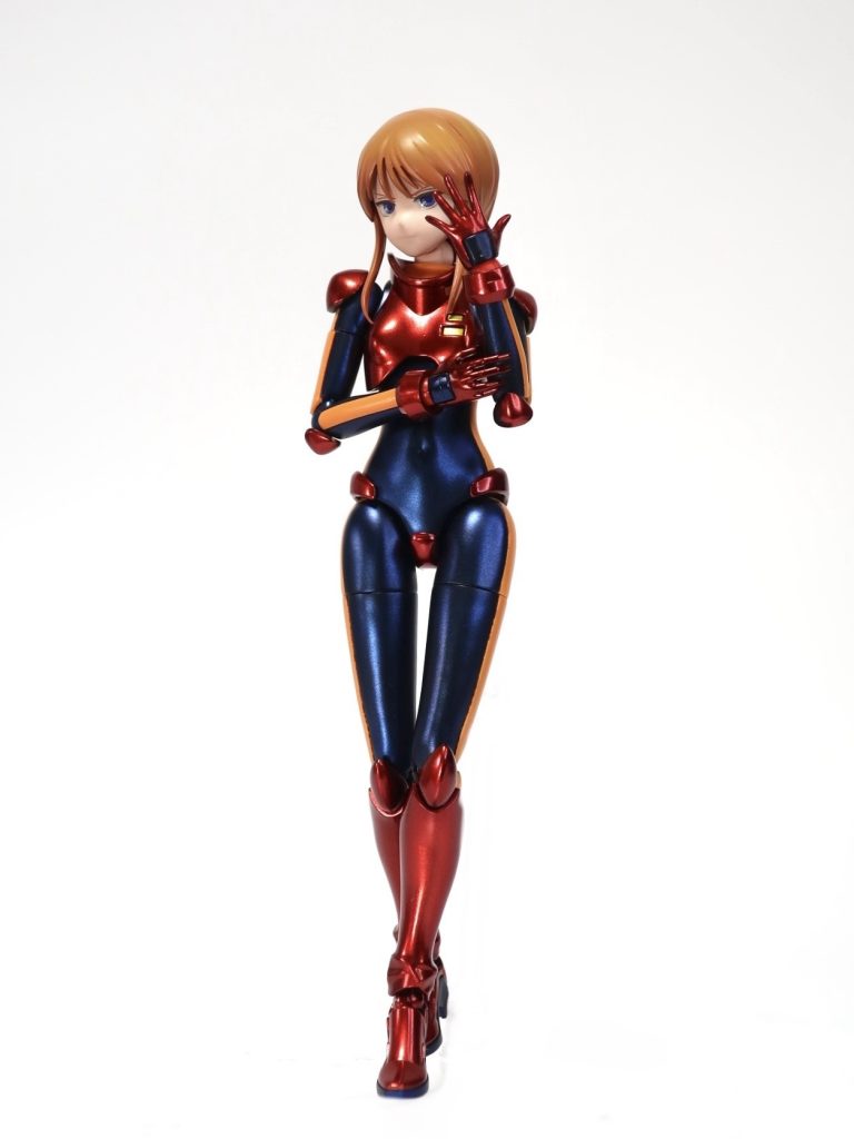 背中やブーツのシワに異様な拘りを感じますね。プルツー好きが金型作ったとしか思えません。