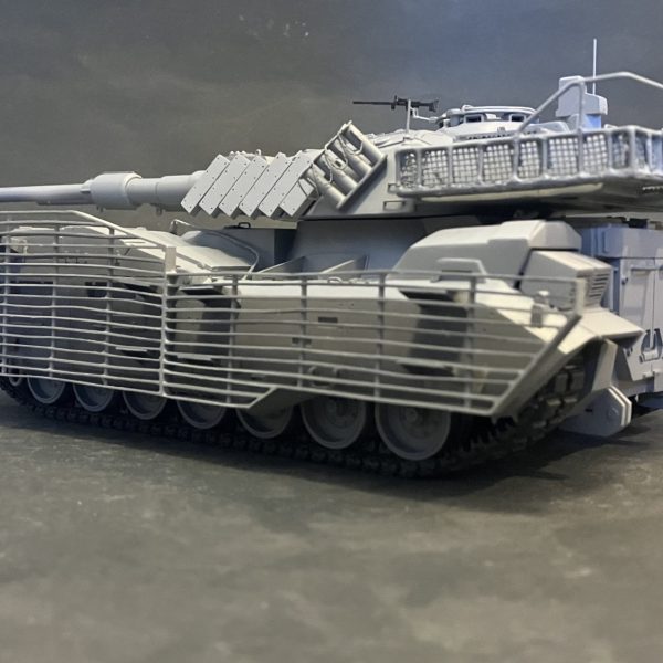 1/48 61式戦車　製作55〜57日目スラットアーマーを作り直してver2.0にしました(//∇//)杞憂だった、側面から見たらサイドスカートのディテールが見えなくなるかなと思っていましたが現段階で、そこまで見えないほどでも無かったです♪これでオキサイドレッドを塗装して本塗装しますψ(｀∇´)ψ（4枚目）