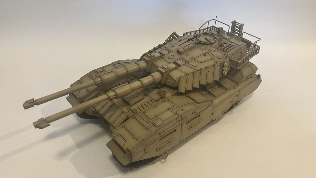 ミリタリーよりのディテールにも挑戦しようと思って、現代戦車の装備を取り寄せました爆発反応装甲リアクティブアーマーと対成形炸薬弾のスラットアーマーを装備しましたここではリアクティブアーマーのみの状態です♪砲塔と車体前面に装備