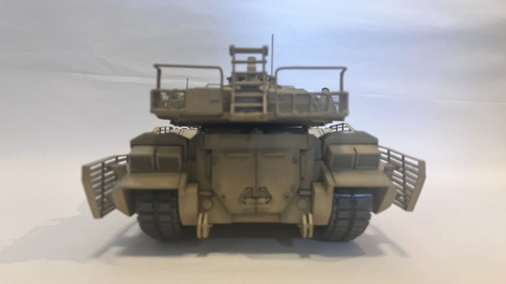 後部砲塔に行くためのステップと、人員が入るハッチ、これ以外と大変でしたわ〜