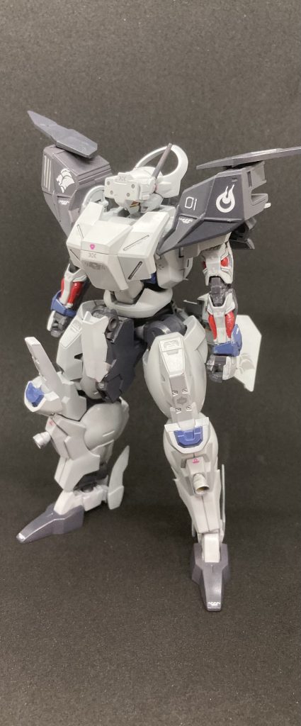 気に入ってる所が頭にヘッドギアを増設した影響で、目がツインアイに見える所です