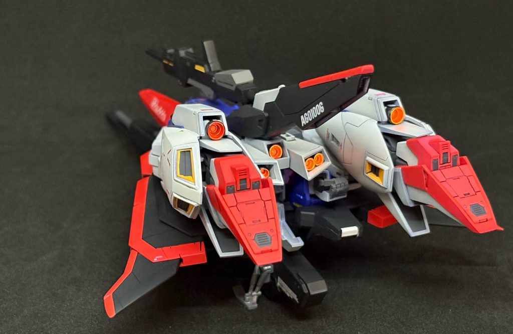 ウェーブライダー変形時の後ろ側から見た時の、バーニア、スラスター等後方に纏まってる感じが何とも言えず好きですw