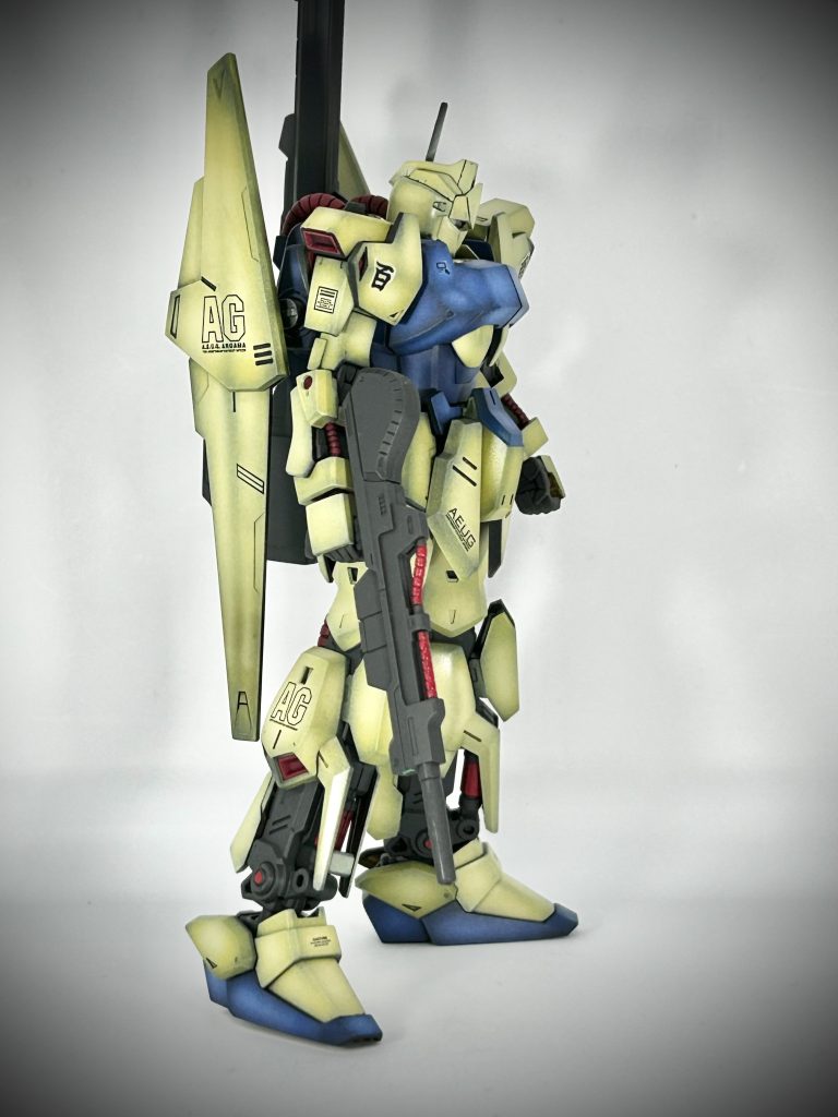 なんとなくゴールドでは塗りたくなかったので黄色(からし色？)みたいなやつで塗ってみました😵