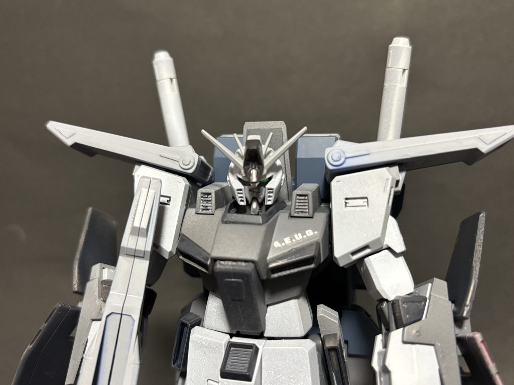 今回はモノトーンカラーとしました。だいたいイメージ通りにはなりました。