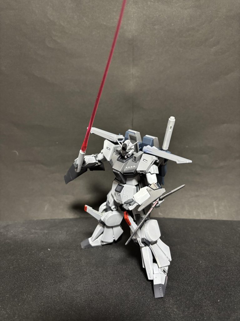 今見るとダブルビームライフルもビームサーベルもデカいですね💧エネルギー消費量半端なさそうw