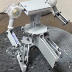 スケルトン君大地に立つ…言ってもわかりづらいですね。サイドアーマーが3対付けるの[…]