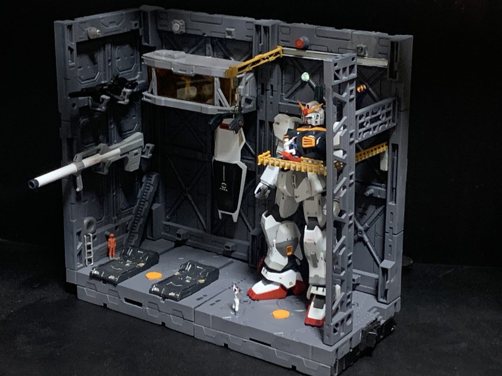 右側のスイッチで電飾点灯。