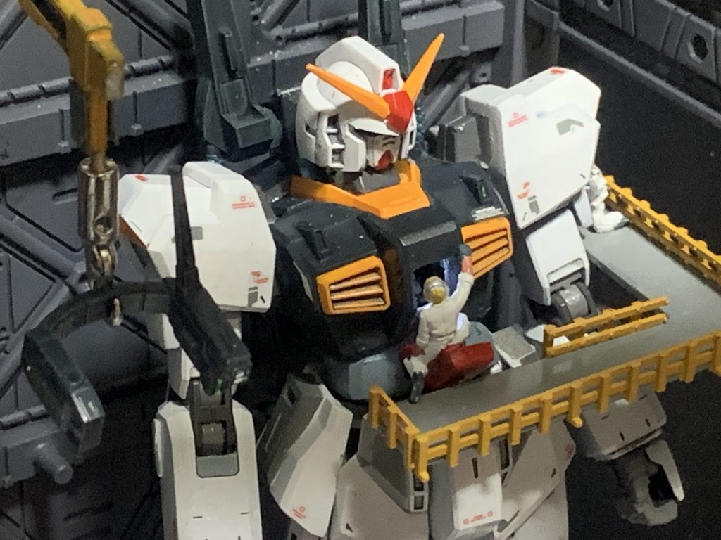 バルカンポットを作業用クレーンで運ぶ光景を表現してみました。