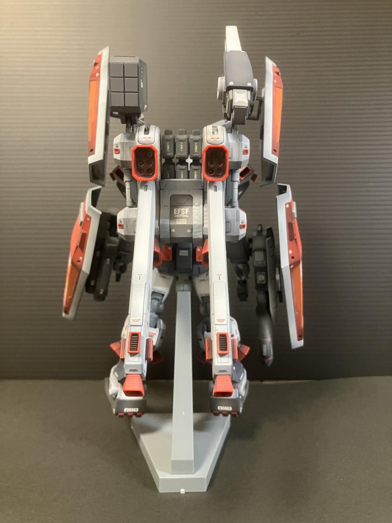 バックショットスラスターの塗装はネリ消しでマスキングしました。とにかく数が多くて大変でした…。