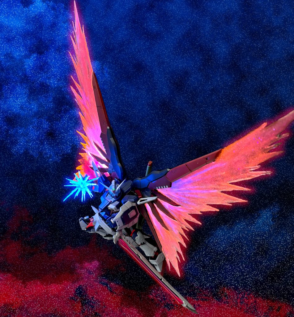 2025年は激動の年でございました。職場は訳あっての移転。自宅の引越しと、2回も引越し作業があったし、それに伴い模型制作場所を1から作り直してと。ストレスたまる一年でした。でも、皆様の作品を毎日見ていて、仕事や学業の合間にコツコツと素晴らしい物を作り上げてるんだな。と考えると、自分だけでは無くてそれぞれ苦労もしてるし、みんな同じなんだよなぁと思ったりして。自分だけでは無いと、年の瀬になんだか心が軽くなった気がしました。今回のデスティニーは、模型屋さんで運命的な出会いがありましたし、職場の事でも悩みが多かったので、運命を切り開くみたいな験担的な感じで頑張って作りました!…が、力み過ぎました!今度はもっと、力を抜いてお気楽に作ろうかと思います〜。なんか、毎回言っているような。そろそろ、個性がもっと出る様な物を作れたら良いなぁ〜。ってのを新年の目標に。ではでは、皆様2026年もよろしくお願いいたします!皆様の作品も楽しみに拝見させていただきます!