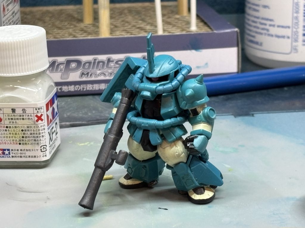 はい、夢中になりすぎて、写真撮り忘れて完成です！コンバージは各パーツの素材が異なる場合が多々あり、このままつや消し吹くと大事故に繋がる時があるから水性のクリア吹くのがええらしい…（何かで読んだ）ラッカー＆エナメルやから、吹いても問題なさそうやしやってみますかね。デカール貼りたいけど、今日はもうこんな時間やし、腰痛し、疲れた…また明日やね。