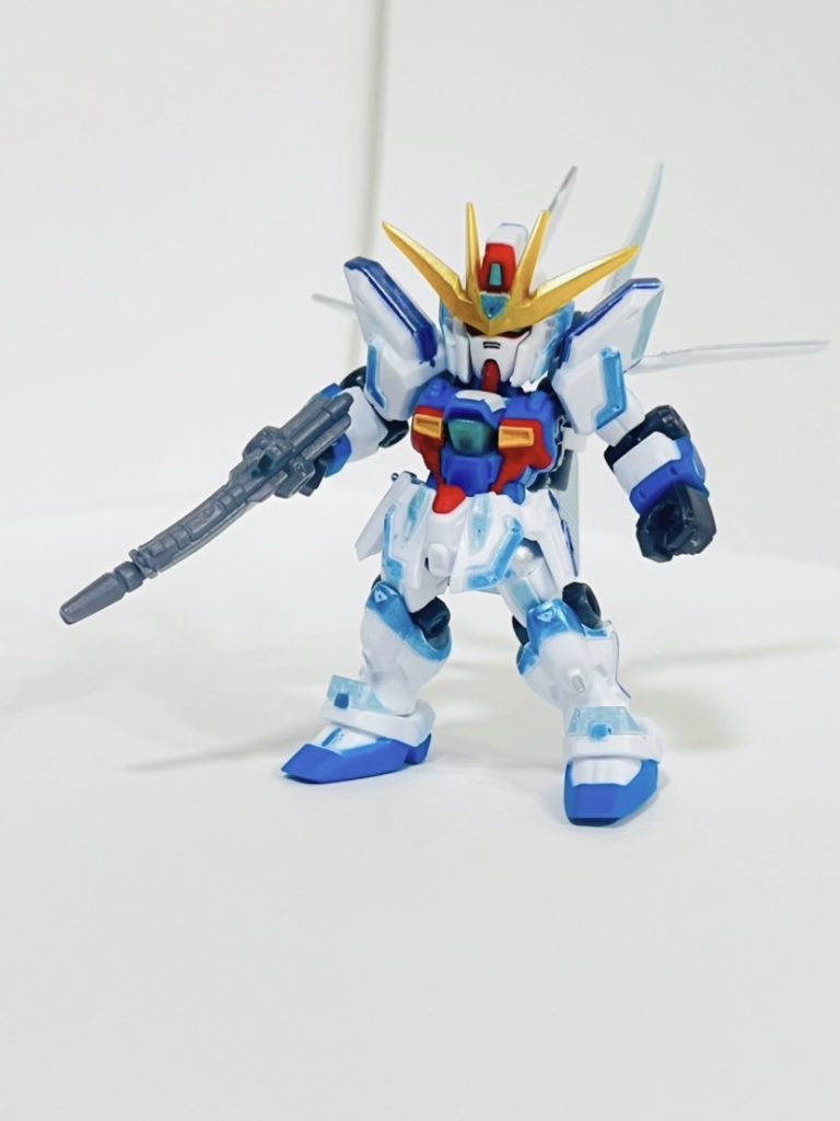 ツインサテライトキャノン🛰️を使用するための試験型です。背面のリアクターは3枚に増設され、フライトユニットとしても機能するため高い機動力も獲得している。機体各部のメタリックはビルド系に影響を受けました(iori_sei)