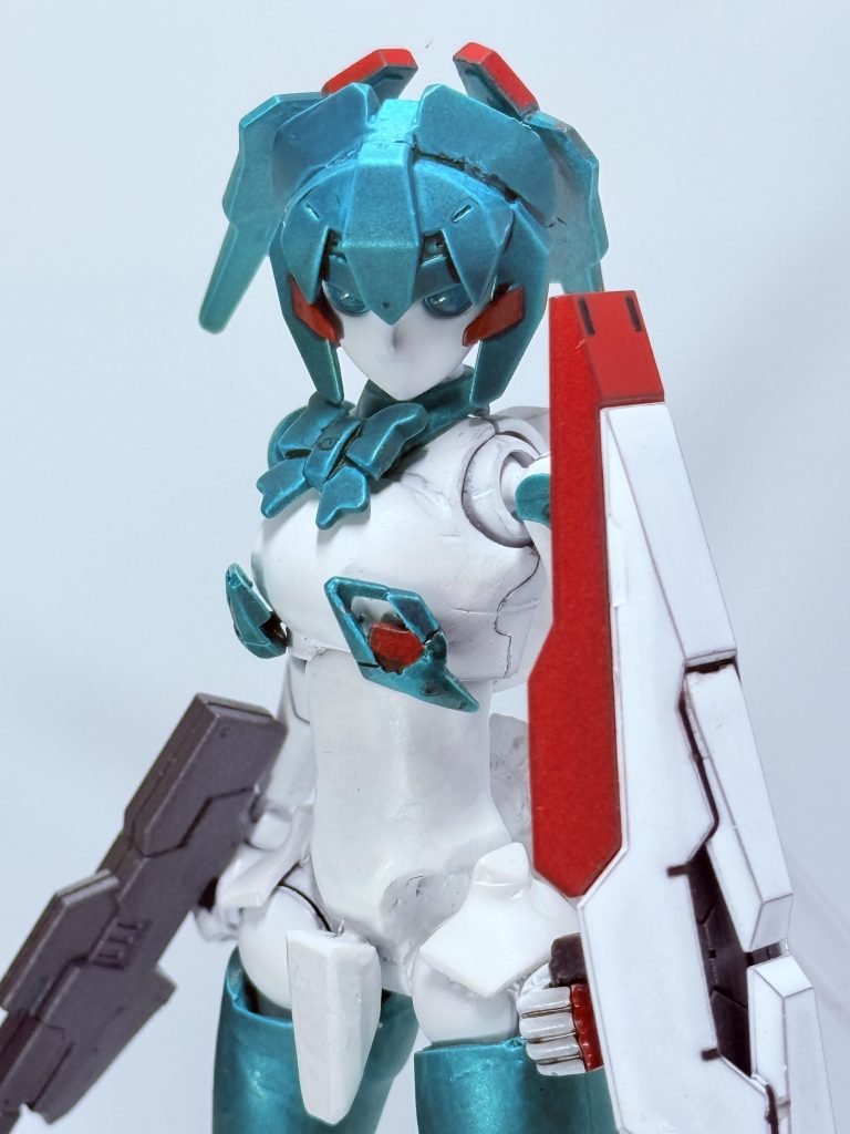 目の部分は初めてUVレジンで立体的に再現。