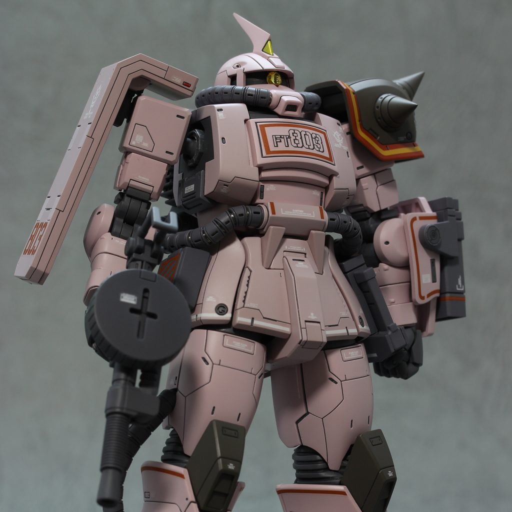 HG ザク・デザートタイプ ピンクパンサー隊機