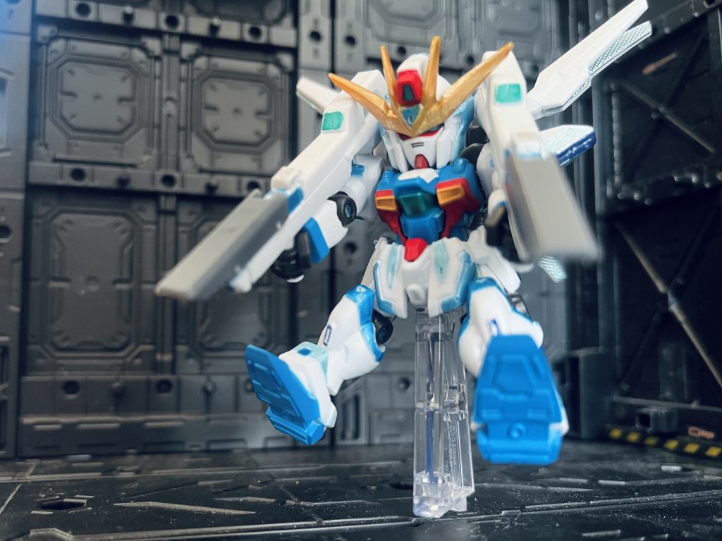 サテライトキャノンは手持ち武器として使用できるようになっておりバスターライフルほどの性能を発揮できます。