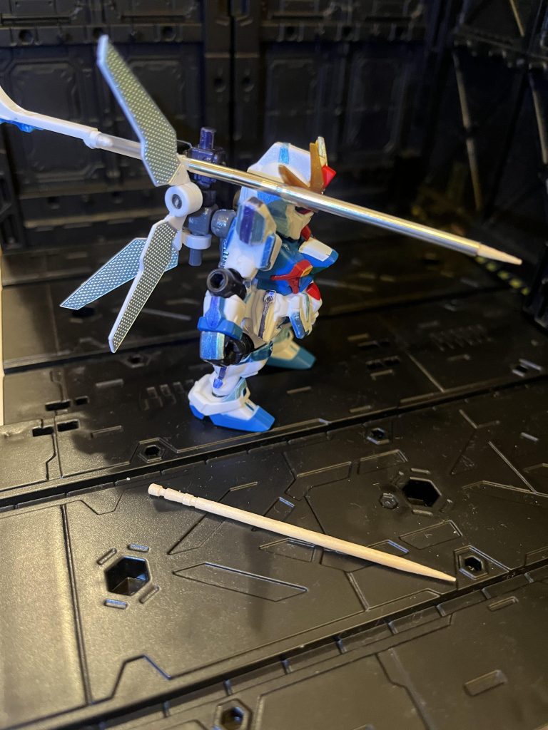 ご覧の通りまじの爪楊枝が入りますこれが木で作った本物の爪楊枝…！！