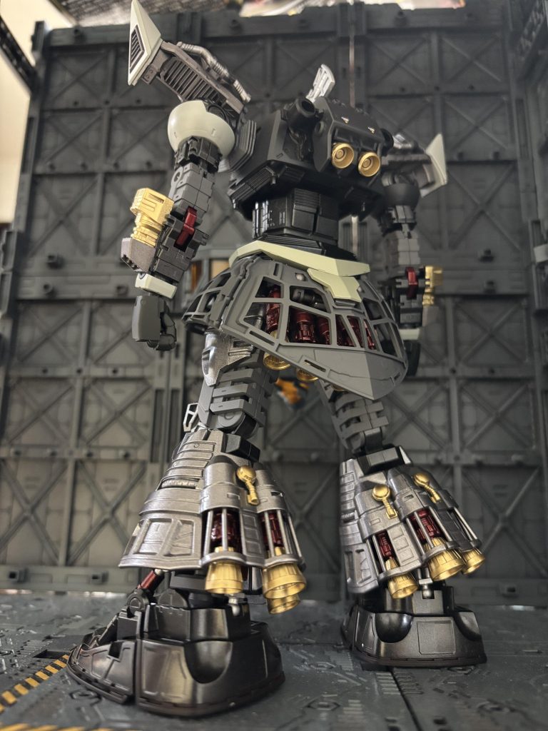 内部フレームバックバーニアはゴールド