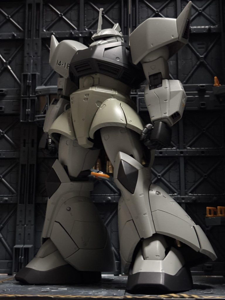 脚部装甲装着フレアをズラしました。