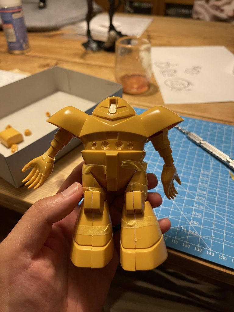 仮組みです。なんとも愛らしいフォルム。これはこれでとても良いと思いました。購入機会があればもう一体買って素組みで飾りたいです。