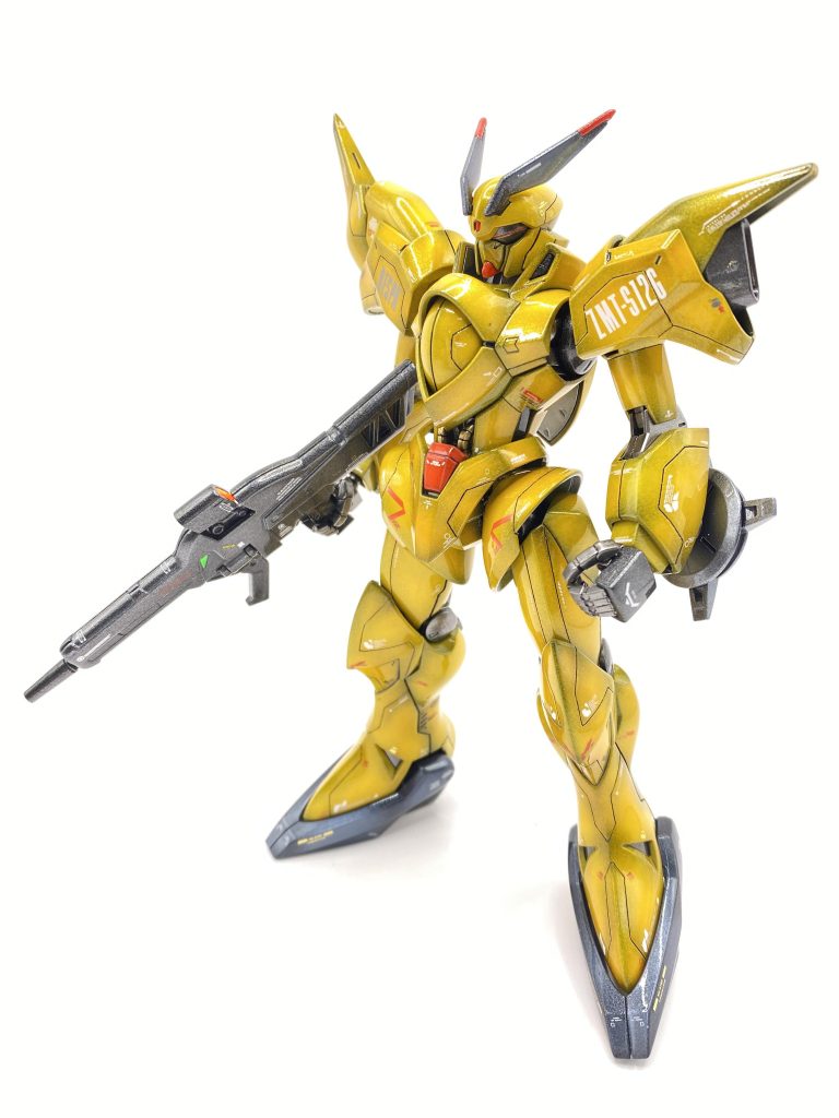 今回はメインの黄色は黒サフ下地～ホワイトのグラデーション～調色したクリアーイエローを重ね～クリスタルカラーのトパーズゴールドをサッと吹き～墨入れ～クリア～デカール～ＧＧＸクリアトップてな工程でやってみました＾＾他はいつものシルバーグラデーションのキャンディです。