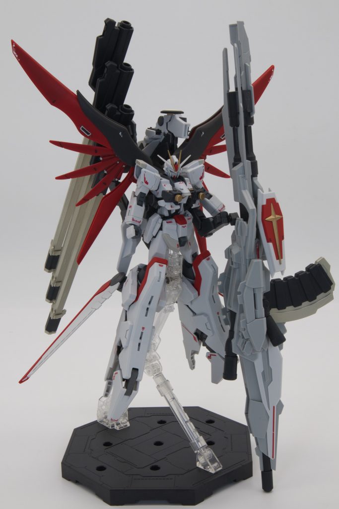 脚のユニットは無加工で付けれました。背中のユニットはデスティニーのバックパックにして取り付けました。デスティニーインパルスもあるし違和感はないかな。胸に伸びてる部分はインパルスに合うように加工。あとはアシタのデカールを貼ってゼウスシルエットの黄土色っぽいパーツはガンメタに。