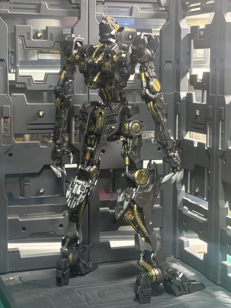 今回も色の数は少ないですがフレームも塗り分けました