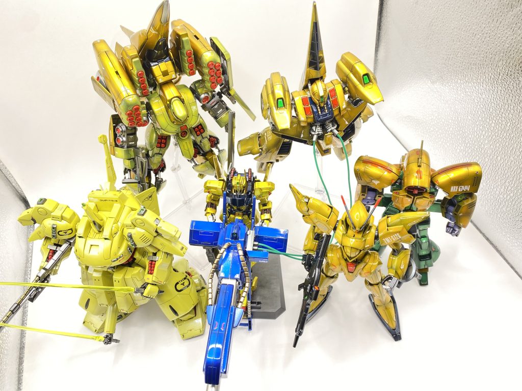 おっと!オレンジ寄せのキャンディのアッシマー君も仲間にして。ちゃんと正面立ちして記念撮影しようかと思いましたが後片付けが大変なんで飾ってあったのそのままで撮影m(_ _