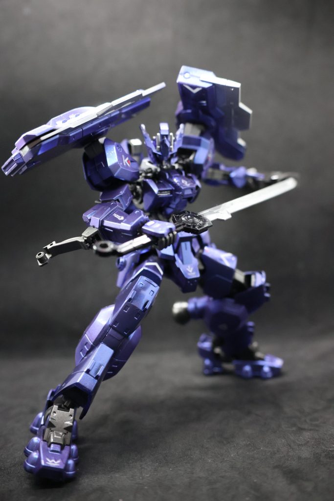 光の当たり方で若干色調が変わって見えますが、もう少しハッキリした変化が欲しかったかなと💦塗装の仕方によるものかもしれませんが、自分好みな光沢が出せたのは成長したなと実感しています。