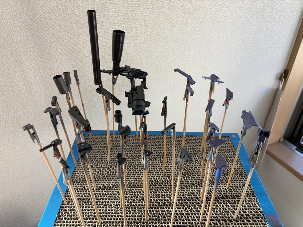 Hi-νを塗装した時の調色メタリックパープルが余っていたのが非常に助かりました