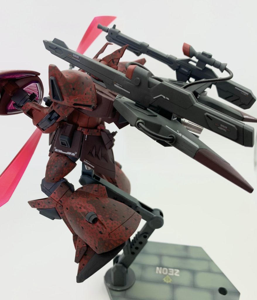 <塗装内容>クレオス、ガイアノーツ、フィニッシャーズの塗料を使用しています。塗料には、食い付きのよいプロユースシンナーで希釈しています。シルバーなどのメタリック部分は塗料の希釈にメタリックマスターを使用しています。＊エナメル塗料の希釈には、タミヤのエナメル溶剤Ｘ２０を使用