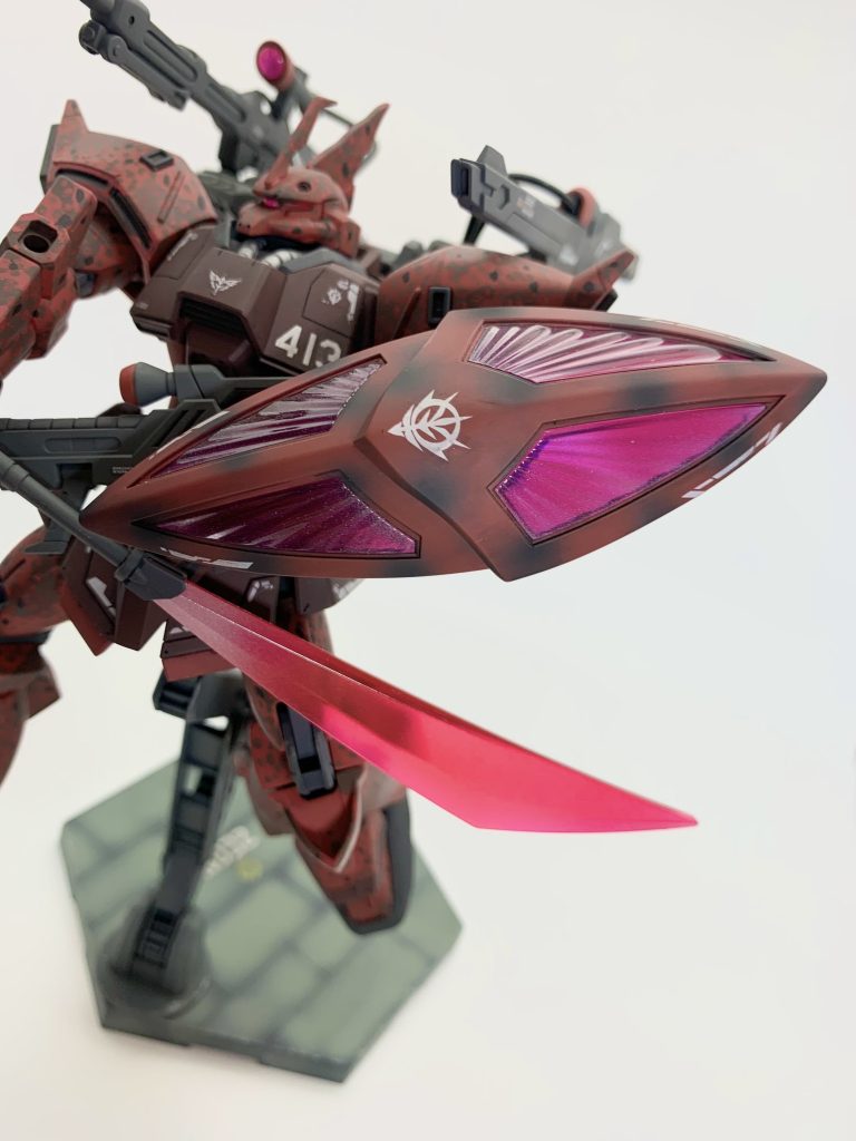 シールドはインクスポット迷彩で塗装！なんだかテントウムシみたい笑