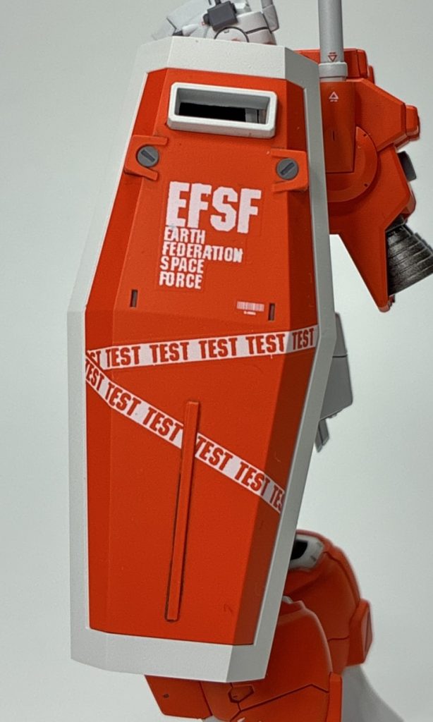 パワードは試験機の扱いなので、シールドには一目でソレと分かるように一工夫オリジナルのデカールがお気に入りです。