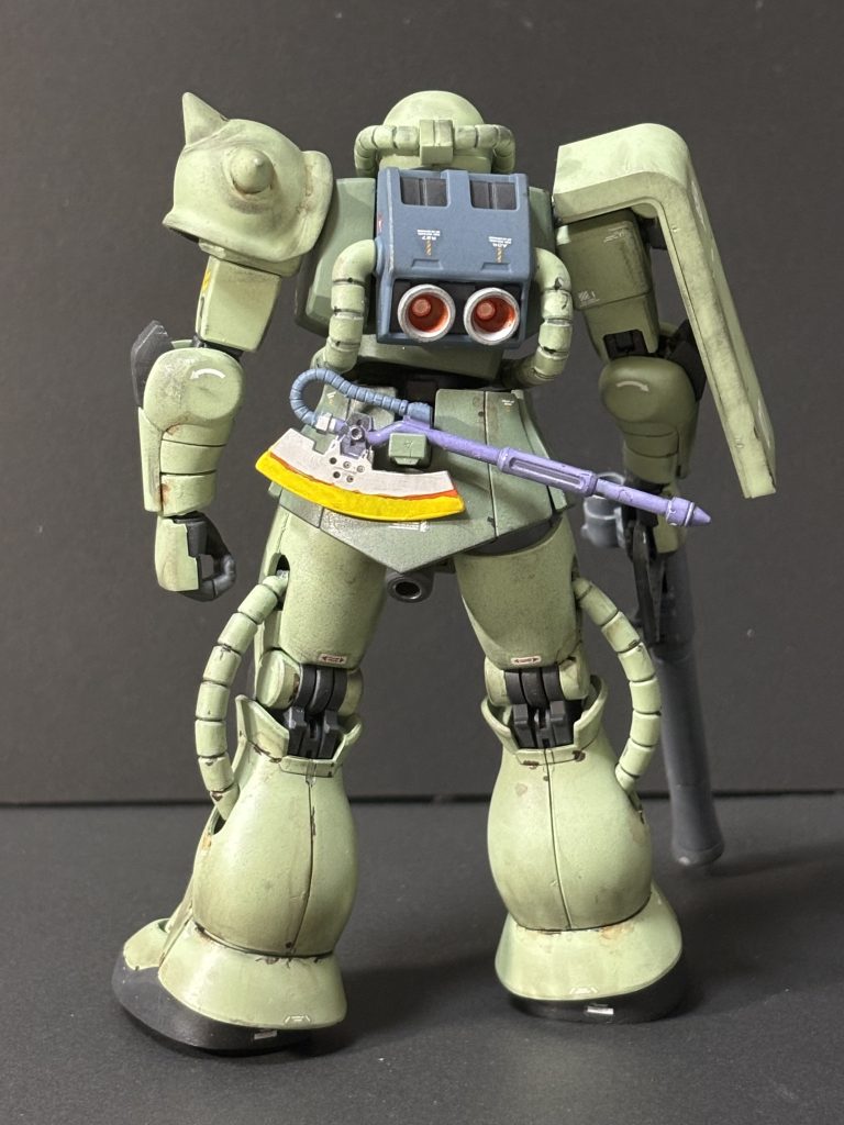 ヒートホークはオレンジと黄色のグラデーションで。この状態で腰につけるのはNGですね笑