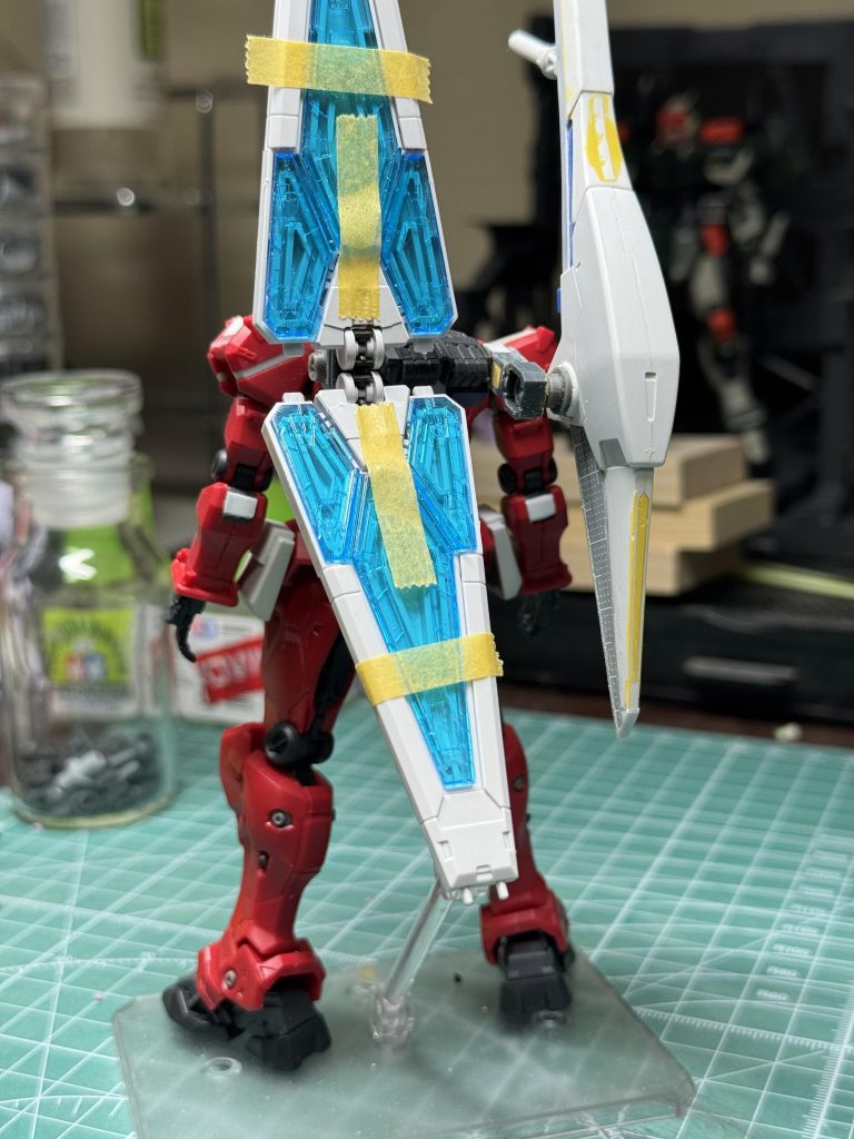 リフターは万博ガンダムのグラスフェザーをほぼ無改造で使えました。