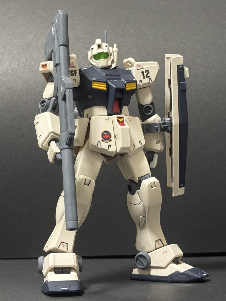 カラーリング的には、この頃からティターンズからーに寄ってきてますね。