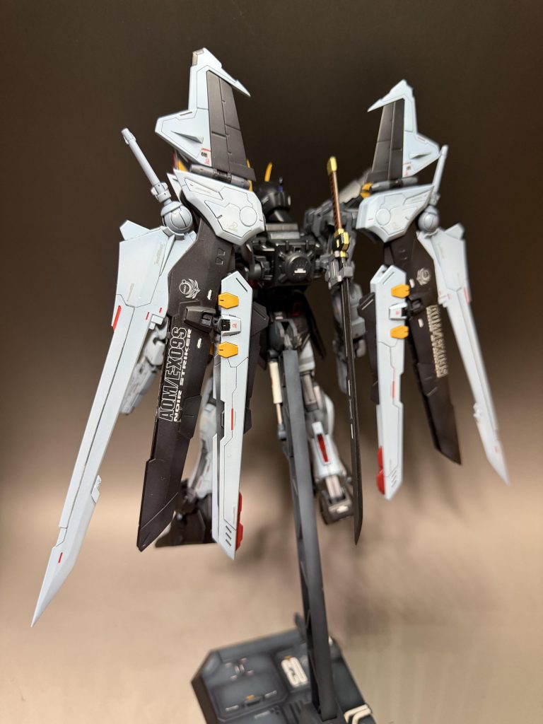 お気付きだろうか！背中にスクラッチの刀をセットしてみました！